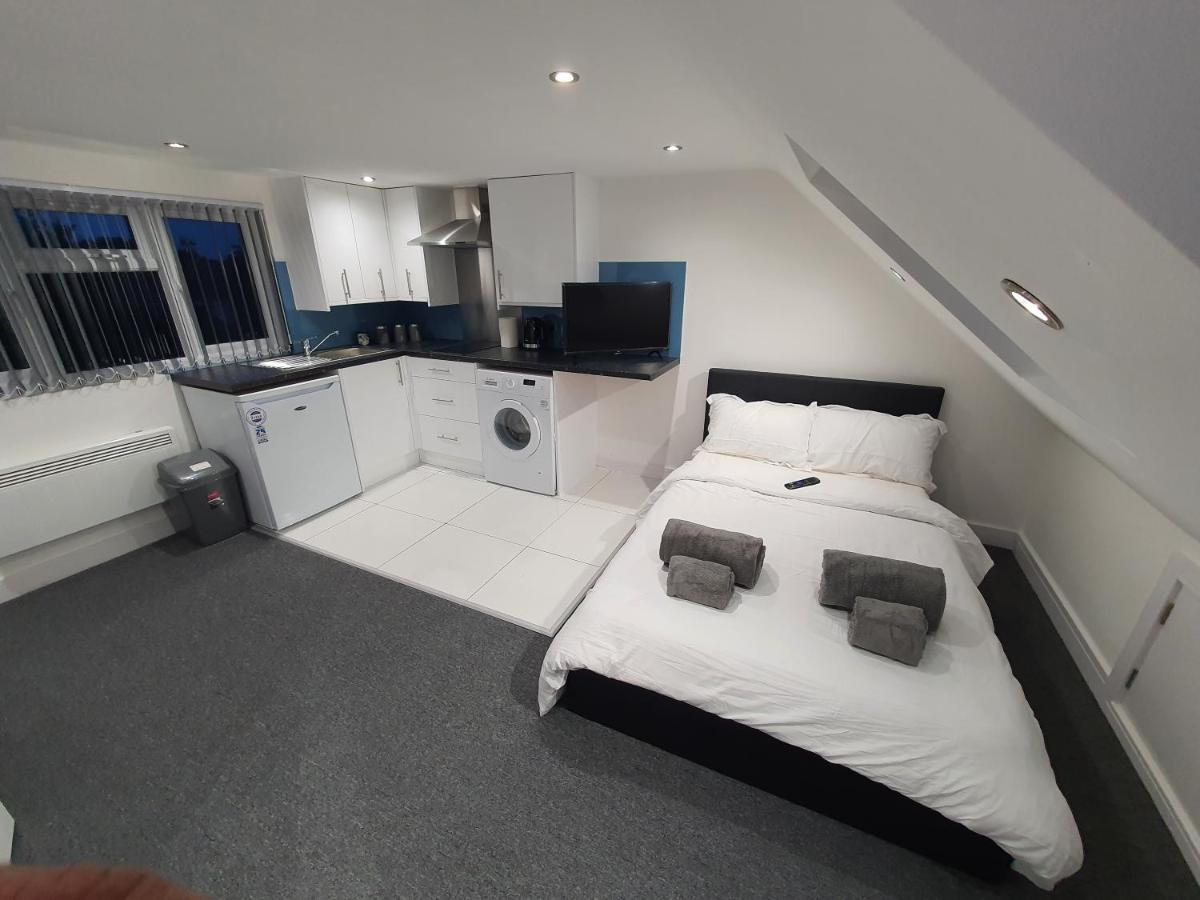 New Self Contained Flat,In Hayes, Free Parking Hotel Northolt  Kültér fotó