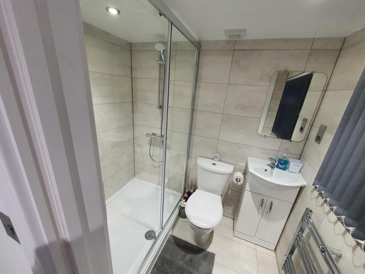 New Self Contained Flat,In Hayes, Free Parking Hotel Northolt  Kültér fotó