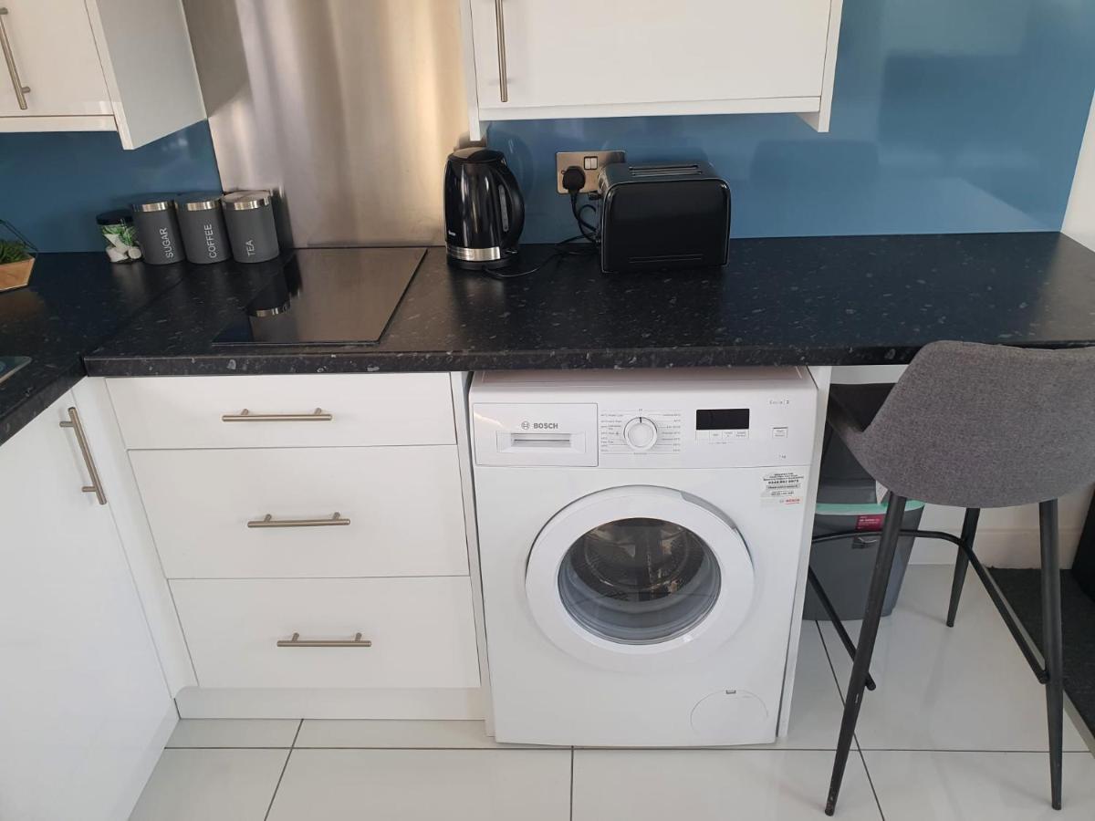 New Self Contained Flat,In Hayes, Free Parking Hotel Northolt  Kültér fotó