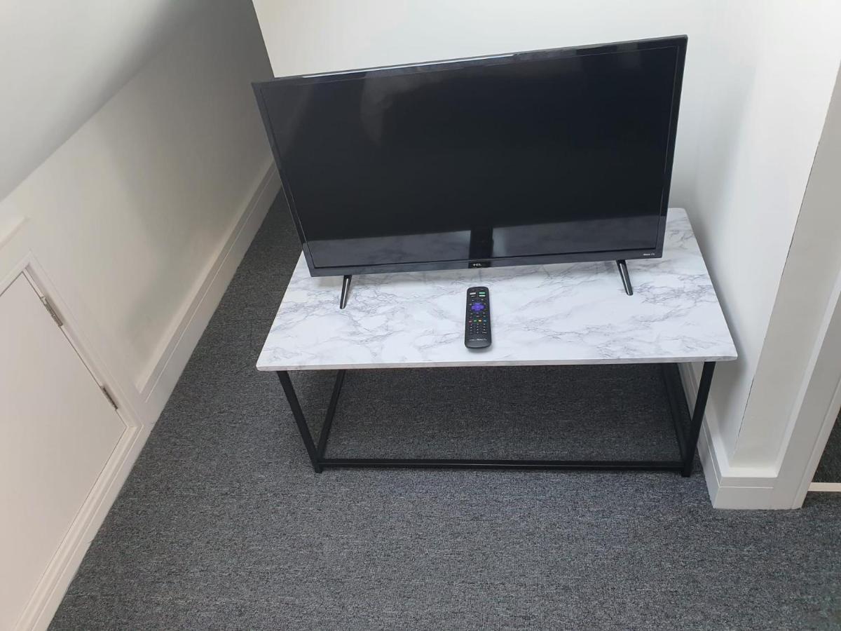 New Self Contained Flat,In Hayes, Free Parking Hotel Northolt  Kültér fotó